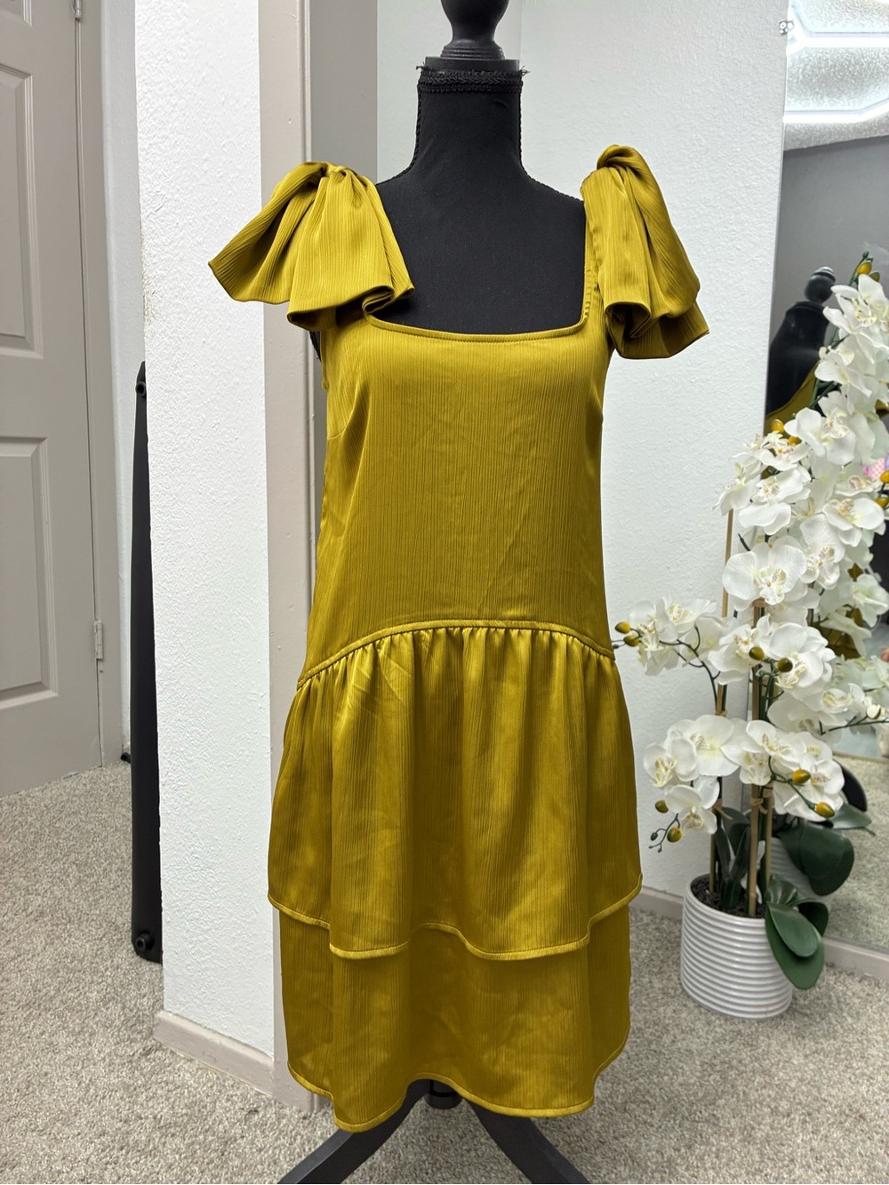 Bow-Sleeve Olive Midi Dress with Square Neck